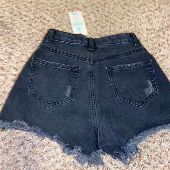 High waisted demin shorts - Picture 2 of 2